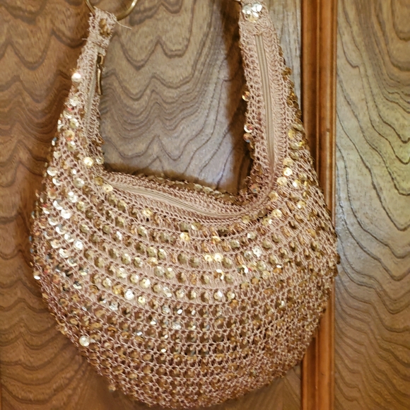 Gold Hammock Style Shoulder Bag - Picture 2 of 4